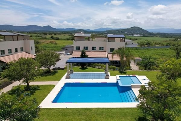 cuales son los beneficios y desventajas de una casa con alberca